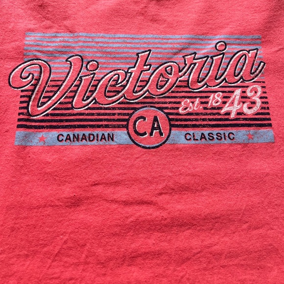Victoria 🇨🇦 Tee - Picture 1 of 8